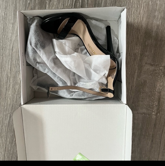 Women's Strap high heel - Picture 1 of 5